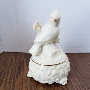 Gift of Sound 6 Inch Chickadee Music Box Ivory Trimmed With 24 Karat Gold